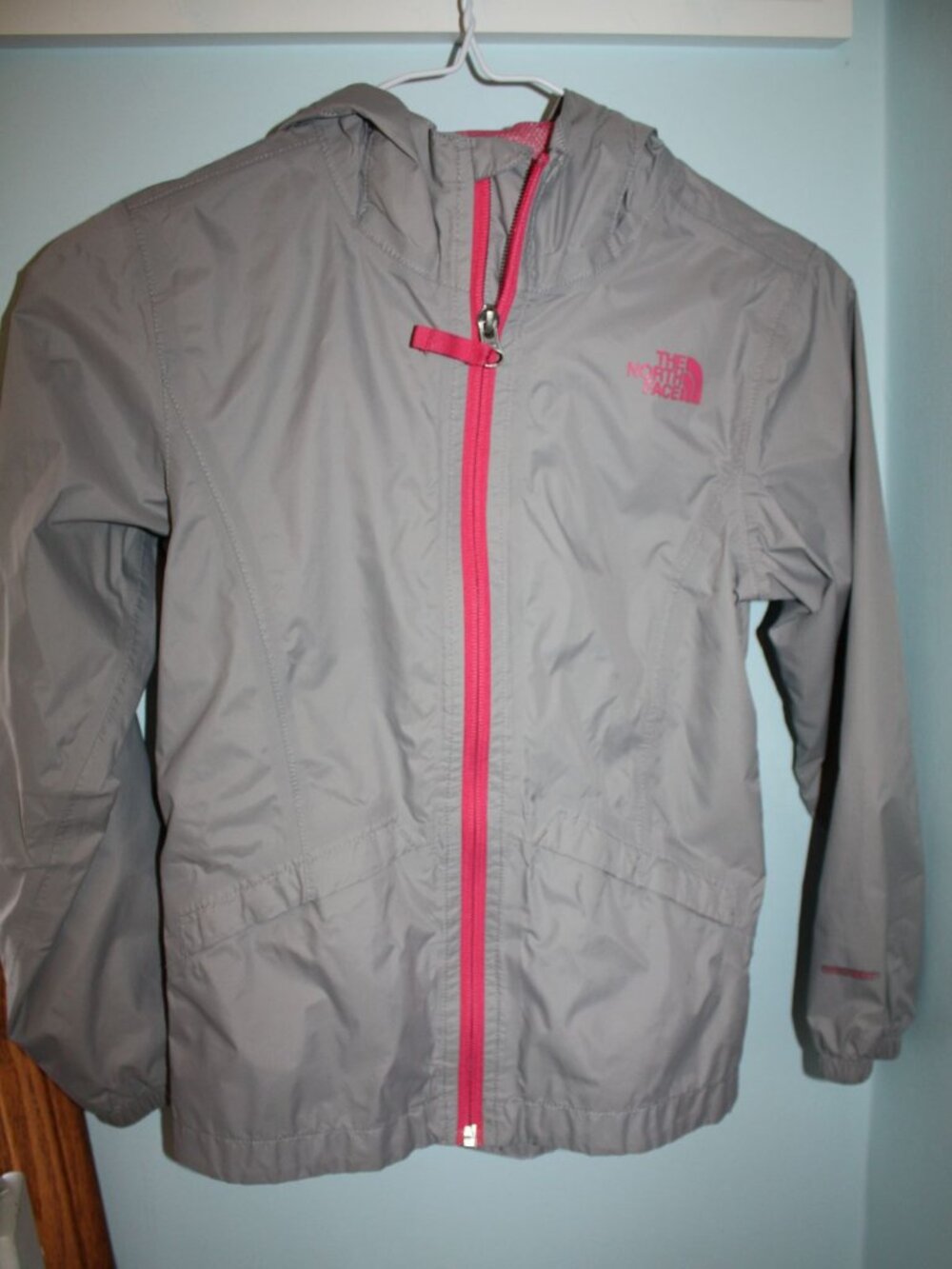 North Face DryVent Girls Size S 7-8 Gray Pink Lining Hooded Rain Jacket